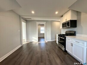 7 Burritt Ave in Stratford, CT - Building Photo - Building Photo