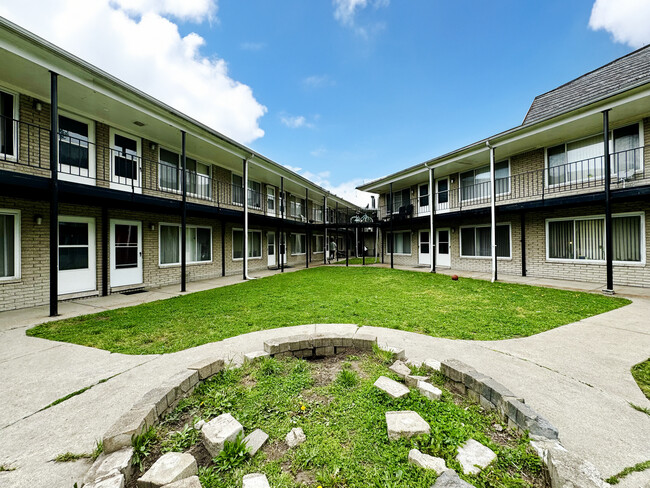 Stanley Manor Apartments in Detroit, MI - Building Photo - Building Photo