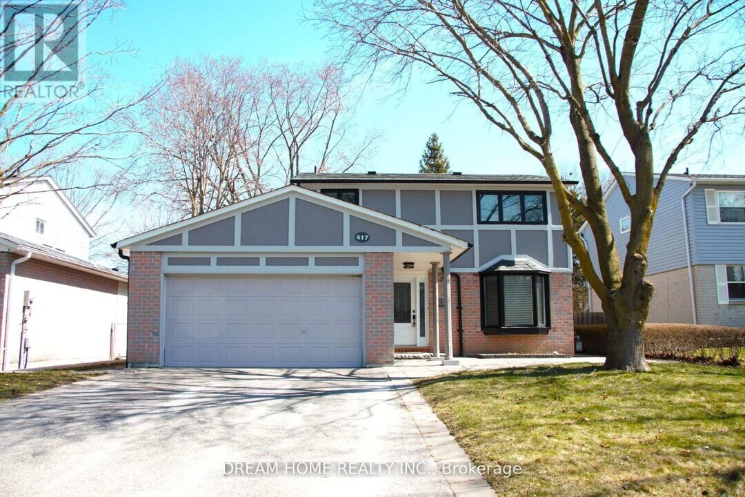 417 Borden Ave in Newmarket, ON - Building Photo