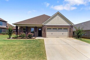 1005 Allison Dr in Prattville, AL - Building Photo