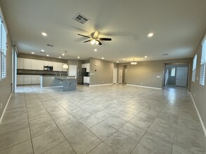 9113 Cocowoods Pl in Las Vegas, NV - Building Photo - Building Photo