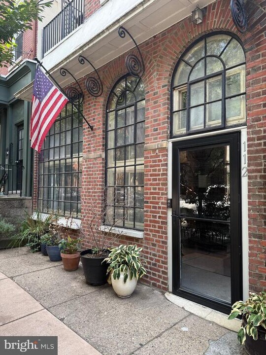 2200 Pine St in Philadelphia, PA - Building Photo