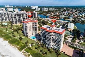 10701 Gulf Shore Dr in Naples, FL - Building Photo - Building Photo