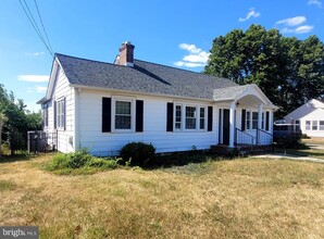 14 E Walnut St in Magnolia, DE - Foto de edificio - Building Photo