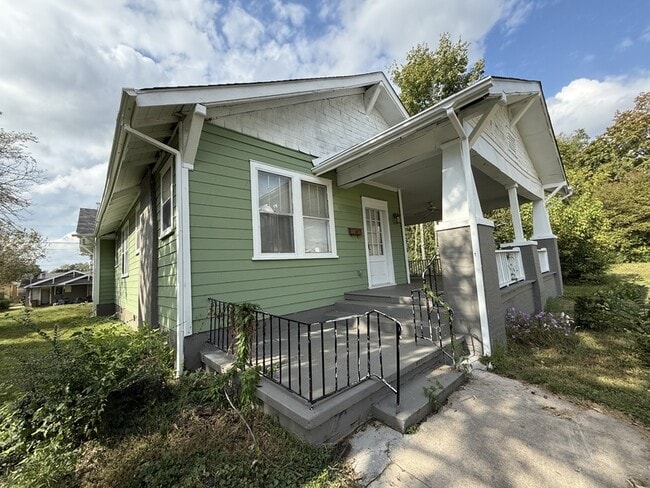 3003 Martin Luther King Jr Ave in Knoxville, TN - Building Photo - Building Photo