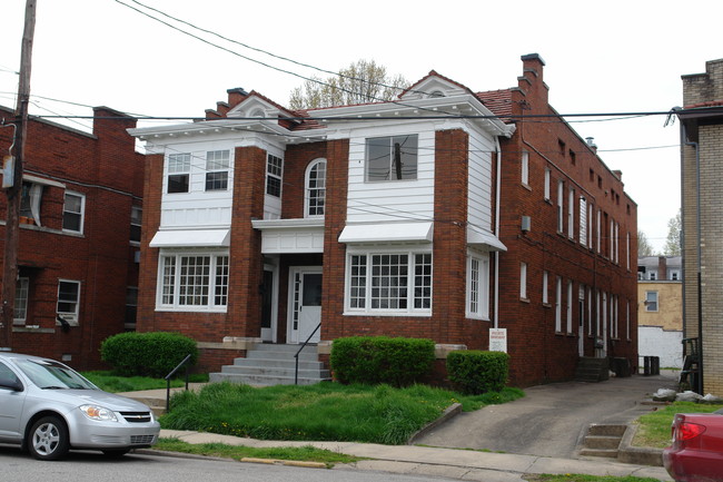 1609 Quarrier St in Charleston, WV - Building Photo - Building Photo