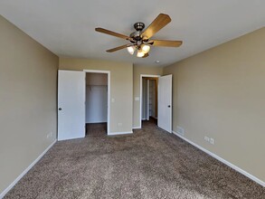 274 Clarendon Ln in Bolingbrook, IL - Building Photo - Building Photo