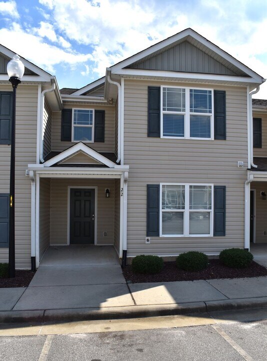 22 River Stancil Dr in Lillington, NC - Building Photo