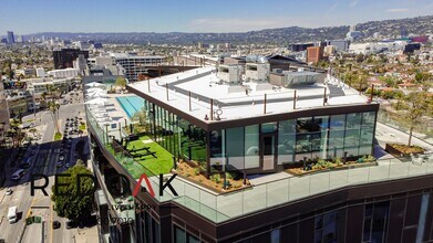 6401 Wilshire Blvd in Los Angeles, CA - Building Photo - Building Photo