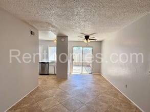 10152 Embassy Way in San Diego, CA - Building Photo - Building Photo