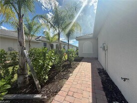 2224 Dragonfruit Wy in Naples, FL - Building Photo
