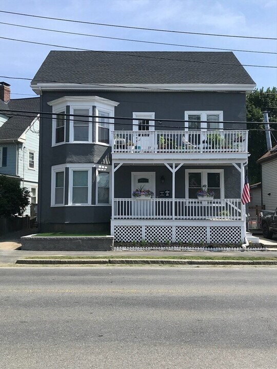 49 Paradise Rd in Swampscott, MA - Building Photo