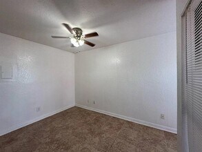 9825 Walnut St in Dallas, TX - Building Photo - Building Photo