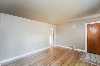 3421 N 87th St in Milwaukee, WI - Building Photo - Building Photo