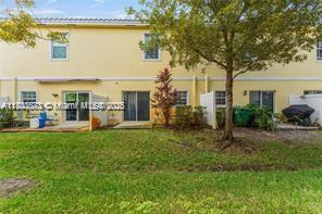 4040 NW 11th St in Lauderhill, FL - Building Photo - Building Photo