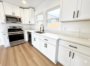 852 Orange Ave in Long Beach, CA - Building Photo - Building Photo