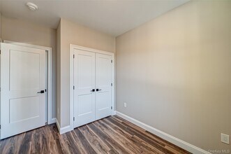 1 Conklin St in Farmingdale, NY - Foto de edificio - Building Photo