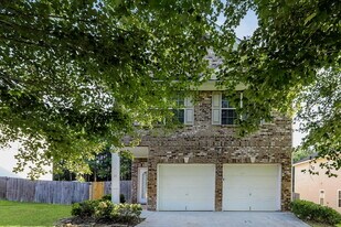 1113 Watercourse Way in Hampton, GA - Building Photo