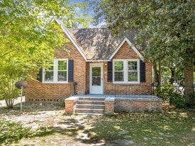 122 Haynsworth St in Sumter, SC - Building Photo