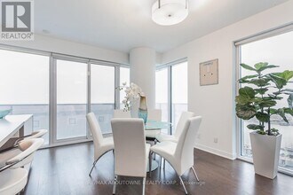 88 Harbour St in Toronto, ON - Building Photo - Building Photo