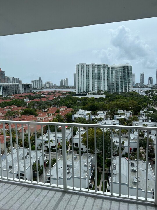 2851 NE 183rd St, Unit 1507 in Aventura, FL - Building Photo
