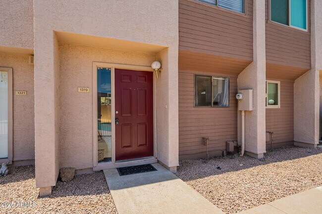 1319 S Hardy Dr in Tempe, AZ - Building Photo - Building Photo