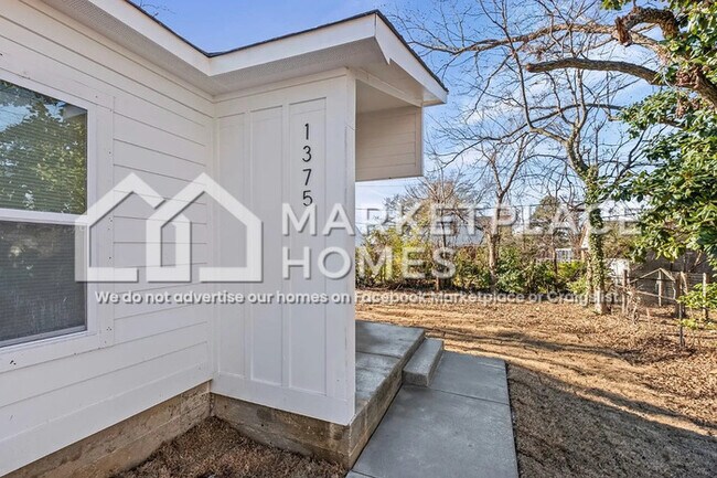 1375 Cooper St in Memphis, TN - Building Photo - Building Photo