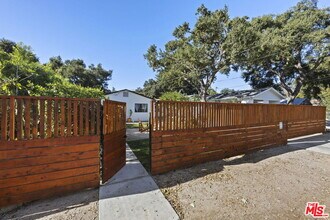 251 N Encinal Ave in Ojai, CA - Building Photo - Building Photo