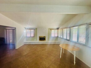 38416 Pond Ave in Palmdale, CA - Building Photo - Building Photo