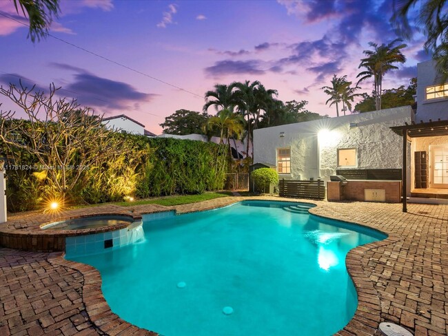 1125 Asturia Ave in Coral Gables, FL - Building Photo - Building Photo