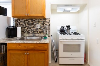 313 Fischer St in Glendale, CA - Building Photo - Building Photo