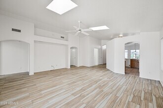 2535 E Parkside Ln in Phoenix, AZ - Building Photo - Building Photo