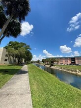 10865 SW 112th Ave in Miami, FL - Building Photo - Building Photo