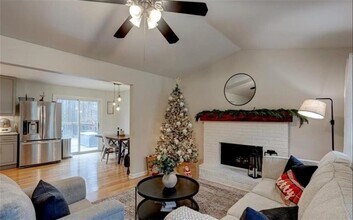 1201 Holly Hills Dr SW in Lilburn, GA - Building Photo - Building Photo