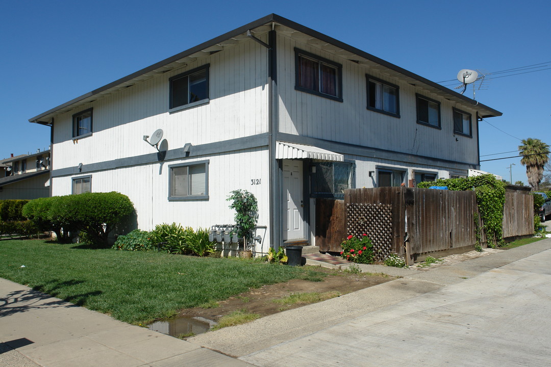 3121 Impala Dr in San Jose, CA - Building Photo