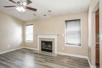 9743 Centennial Ct in Avon, IN - Building Photo - Building Photo