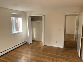 88 Gardner St, Unit 3B in Boston, MA - Building Photo - Building Photo