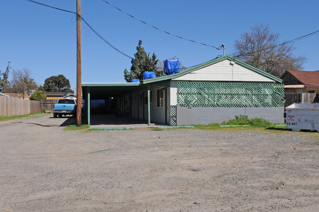 721 Erickson Ave in Modesto, CA - Building Photo - Building Photo