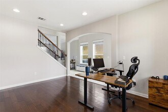 2409 Muzzie Ln in Leander, TX - Foto de edificio - Building Photo