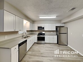 545 Sharp Dr in Desoto, TX - Building Photo - Building Photo