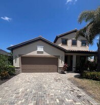 9327 Glenforest Dr in Naples, FL - Building Photo
