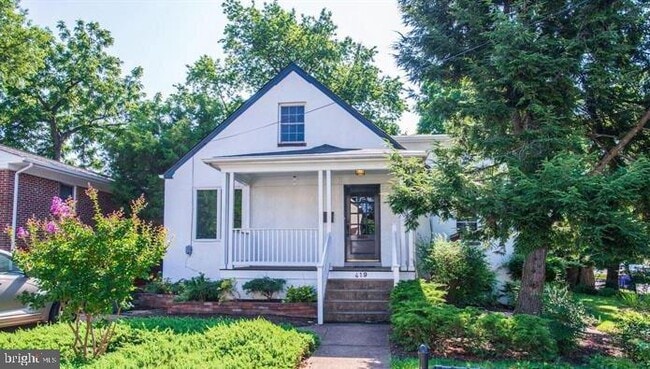 property at 419 S Barton St