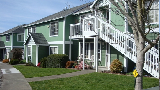 Meadows Apartments in Eureka, CA - Building Photo - Building Photo