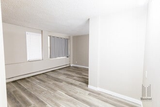 Mainstreet Guildford Townhomes in Surrey, BC - Building Photo - Building Photo