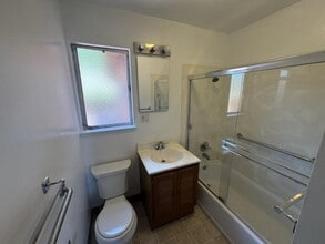 1625 Higgins Way in Pacifica, CA - Building Photo - Building Photo