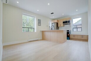 240 Durie St in Toronto, ON - Building Photo