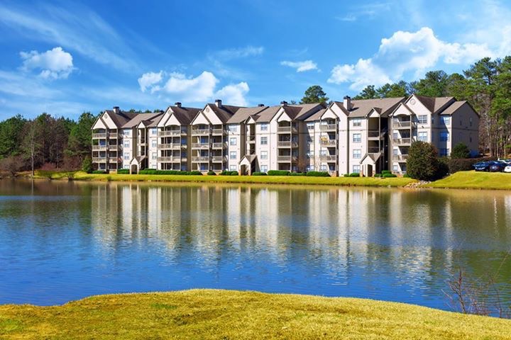 Lakeside at Arbor Place in Douglasville, GA - Foto de edificio