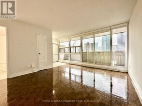 33 Isabella St in Toronto, ON - Building Photo - Building Photo