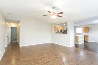 6906 W Dover Pl in McCordsville, IN - Building Photo - Building Photo