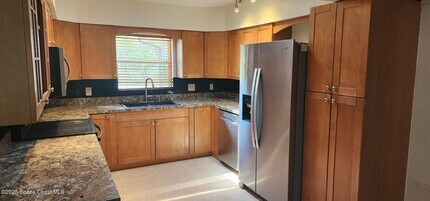 1041 Bali Rd in Cocoa Beach, FL - Building Photo - Building Photo